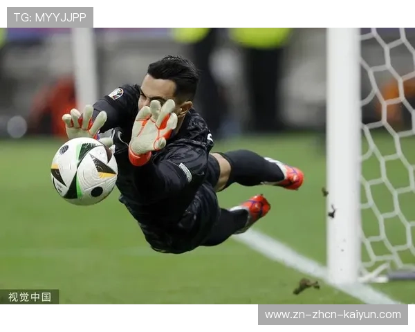 瓦伦西亚1-1埃尔切，佩佩卢点射扳平比分